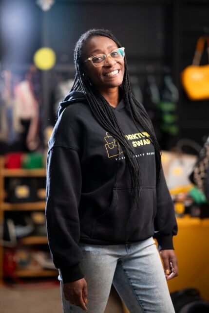 I did a bunch of photography for the organizers and other vendors at Yorktown Swap this weekend. I really like how this one of Ishla Olson came out.